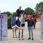 Felicitaties van Eric Morssinkhof voor Dennis van den Brink. Foto Wendy Scholten