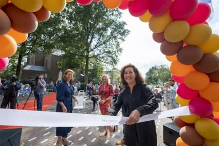 Opening Raadhuis Winterswijk Grenslandcollege door minister (7)