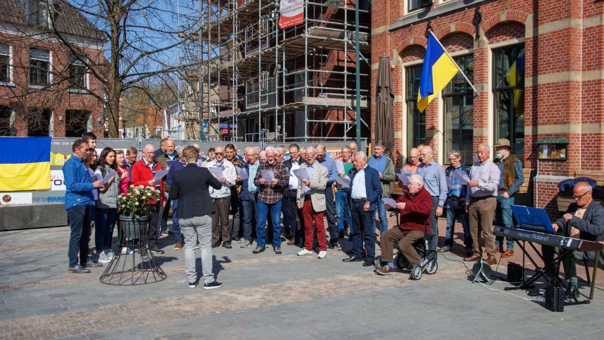 Inter Nos zingt Oekraïense volkslied