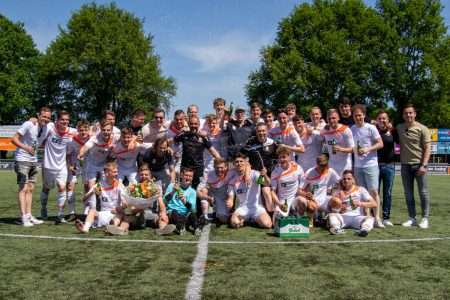 S.V. Longa ’30 2 kampioen in eigen huis