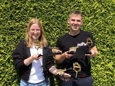 20220814 Thijs Pasman en Eline Nijenhuis met winnend ontwerp SGK