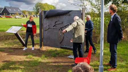 Herinneringsmonument Joods werkkamp onthuld