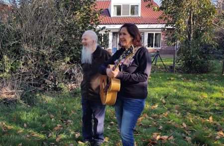 Alan Gascoignes ‘Restless wind’ wordt Sandra Vanreys’s Achterhoekse ‘Oostenwind’  