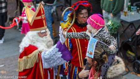 Groenlo verwelkomt Sinterklaas met feestelijke Pepernotenparade