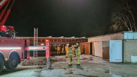 Opslagplaats bij leegstaande school in brand