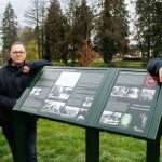 Onthulling bevrijdingsbord