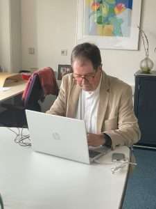 Voorzitter CR Jim Boester schrijft zich in voor SKB panel
