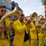 Dweilorkesten vullen de straten van Groenlo tijdens het Open Achterhoeks Dweilorkesten Kampioenschap_-6