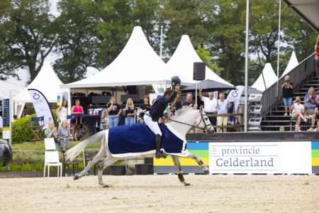 Johannes Ehning veegt met iedereen vloer aan op Outdoor Gelderland