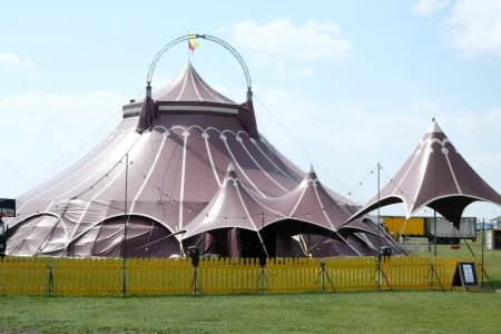 Ontdek de veelzijdigheid en duurzaamheid van een sailcloth tent!