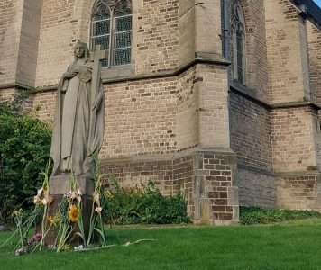 Lezing over Heilige Helena door Kunsthistorica Maria Driessen in HelenaHuis Aalten