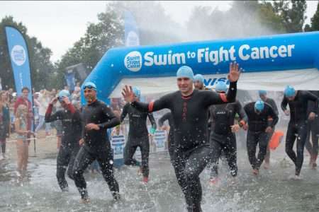 Vierde editie van Swim to Fight Cancer Achterhoek ziet recordaantal deelnemers