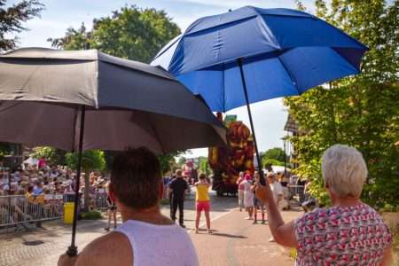 Bloemencorso Lichtenvoorde trotseert warmte in 94e editie