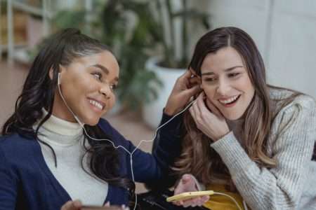 Achterhoeks bijna populairste dialect in Nederlandse hitlijsten