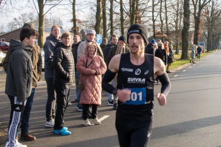 Vincent te Brake wint Nieuwjaarsloop Grol in recordtijd