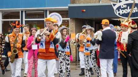 Basisscholen in Groenlo trappen carnaval af