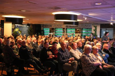 Een volle zaal op De Vijverberg. FOTO HENK OLTVOORT