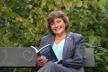 Boekpresentatie “Mamadag - Tot de dementie ons scheidt” door Maretty van den Mosselaar
