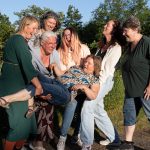 Van links naar rechts: Annemieke Bremmer, Yvonne Diersen, Natasja Esmeijer(achter), Cato Scheers, Anka Tannemaat, Annerie te Lindert en Miranda Meijer (liggend) - Foto: Harry Heldoorn