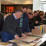 Tweedehands boekenmarkt. Bron ECAL