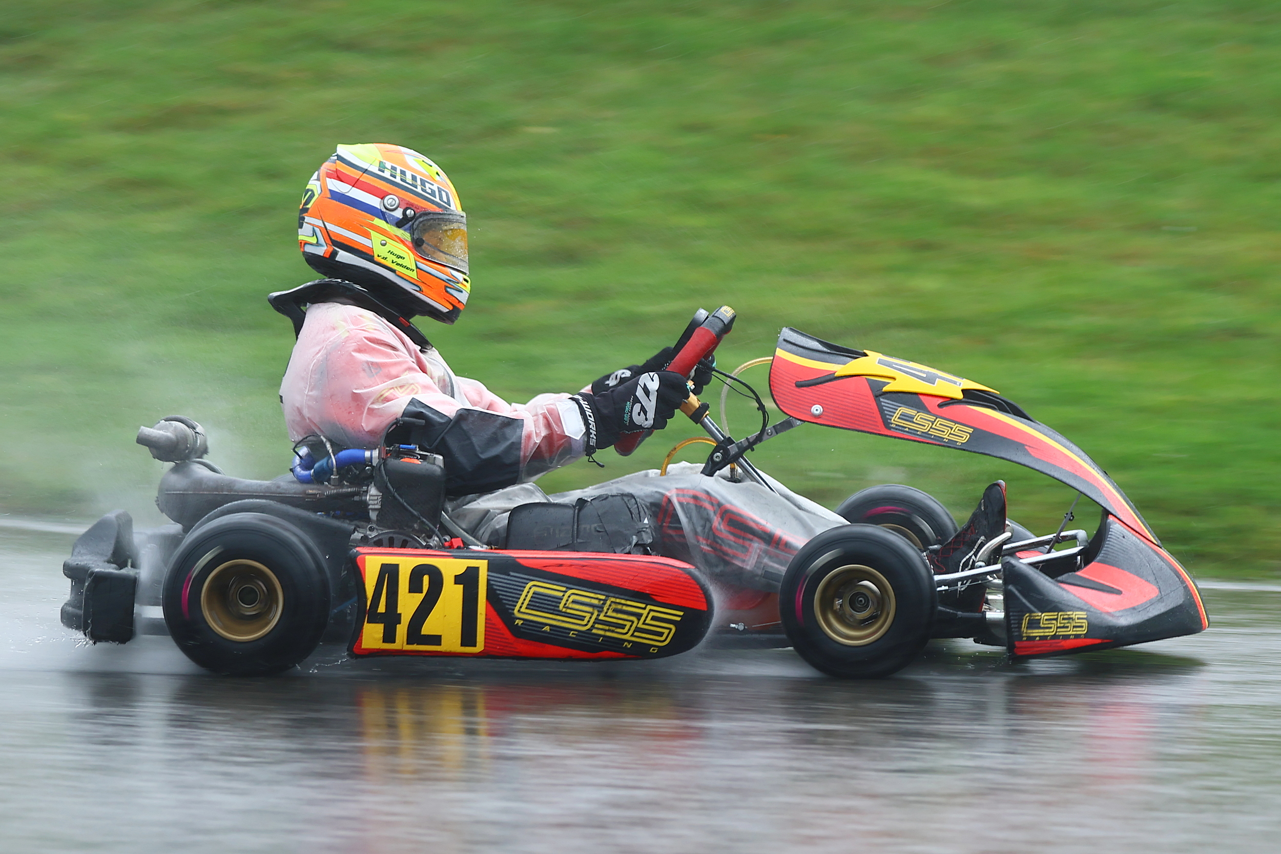 Racetalent Hugo van der Velden triomfeert in Assen