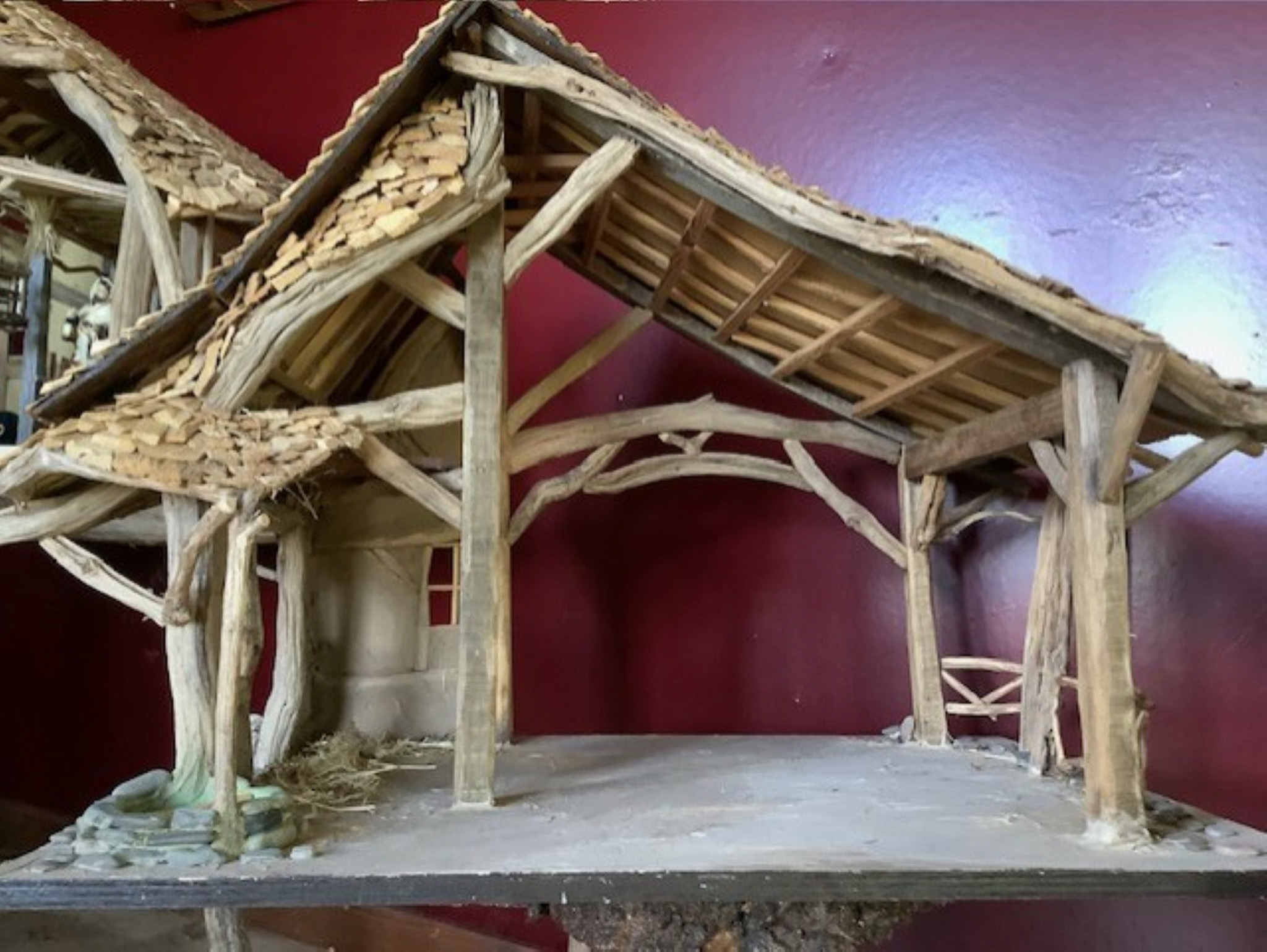 Expositie ‘Verbinding’ toont robuuste kerststallen bij Stadsboerderij Grolle