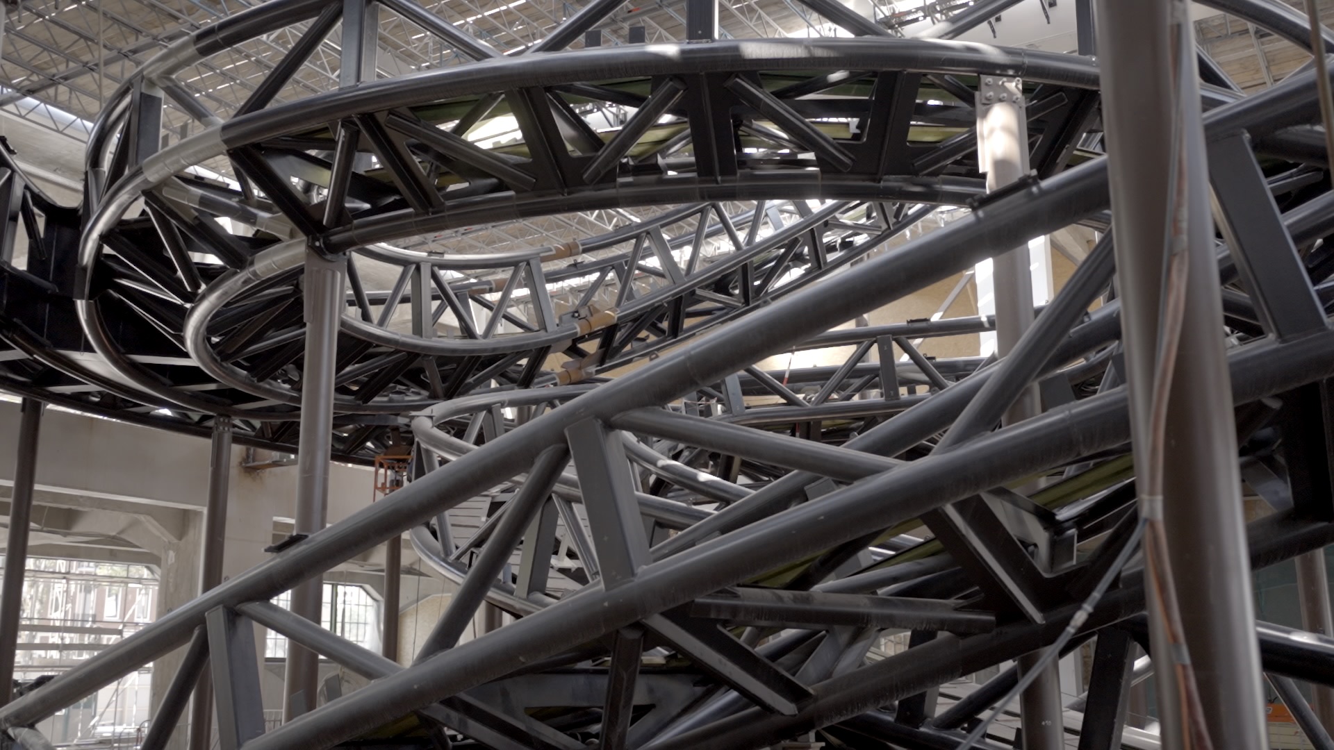 The-Road-to-Fenix_st_10_jpg_sd-high