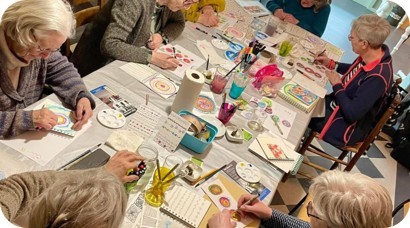 LICHTENVOORDE — BreinBieb-proeverij laat senioren kennismaken met creatieve workshops in Lichtenvoor