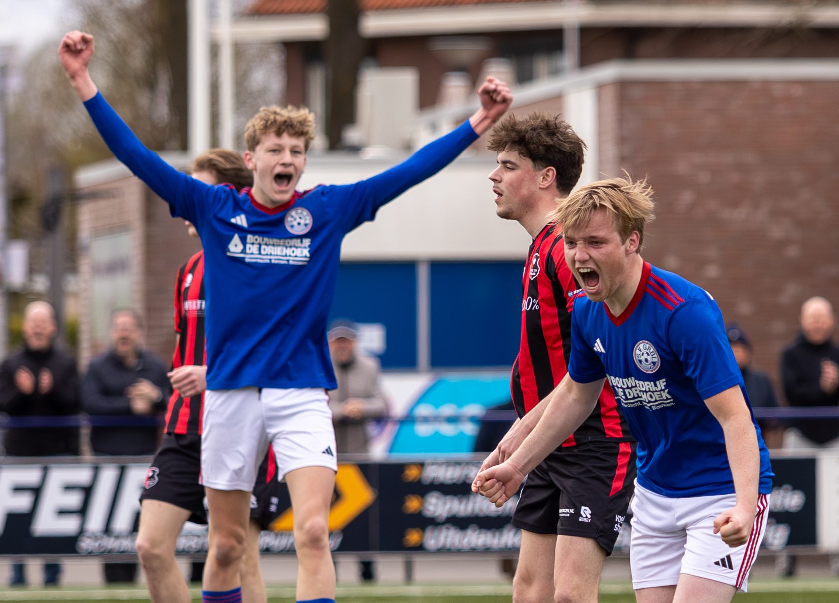 GROENLO — Grol slaat laat toe tegen DVC ’26, 16-jarige Sem van Beckhoven debuteert