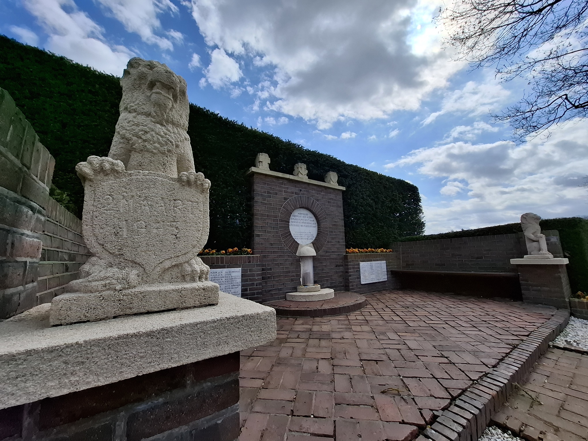 VARSSEVELD — Herdenking 4 mei in Varsseveld in teken van ‘de 46 van het Rademakersbroek’