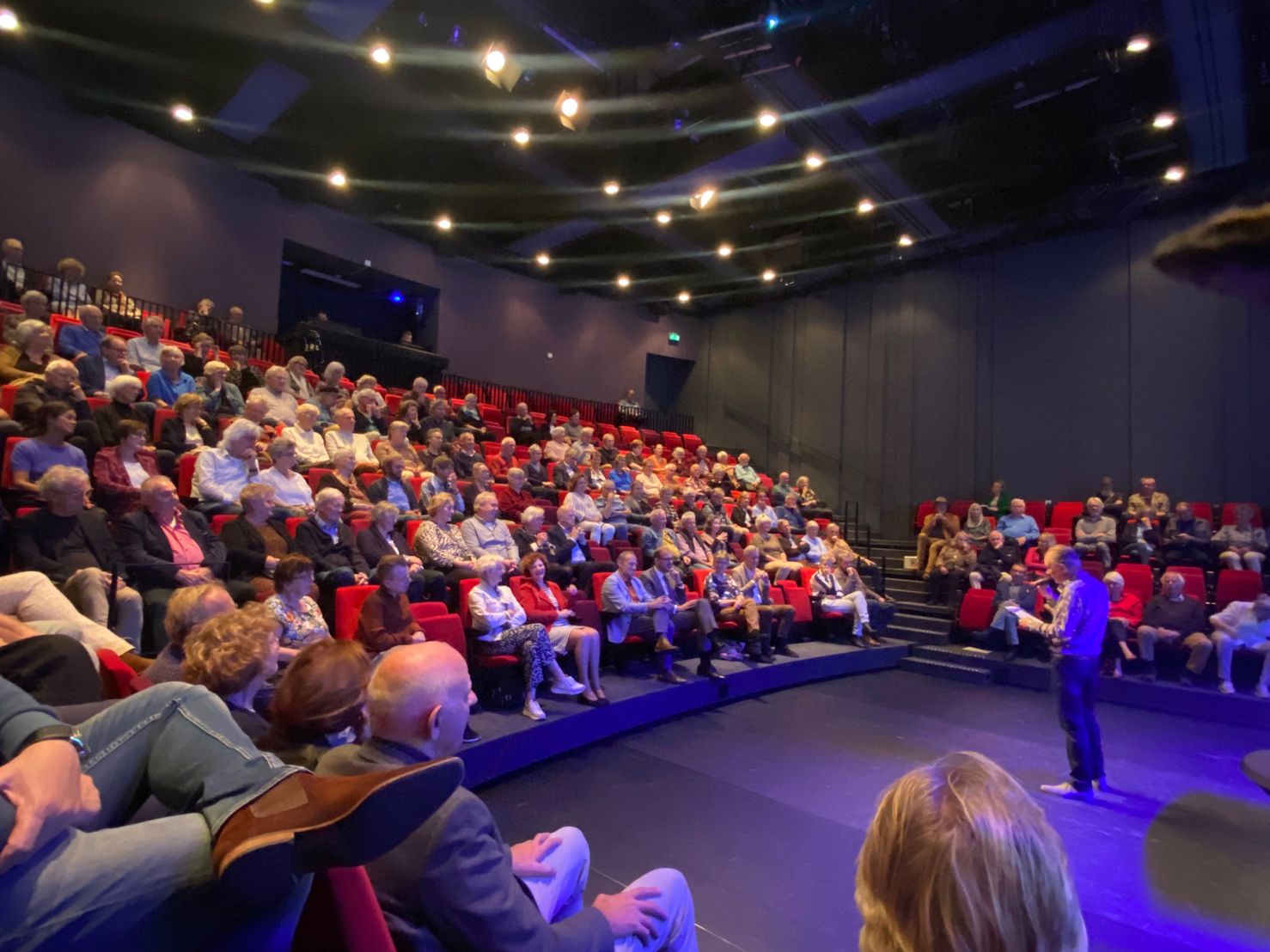 DOETINCHEM — Bestseller-auteur Eddy Buiting te gast in Nieuwscafé in Doetinchem
