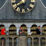 koperblazers op toren Gudulakerk 2024