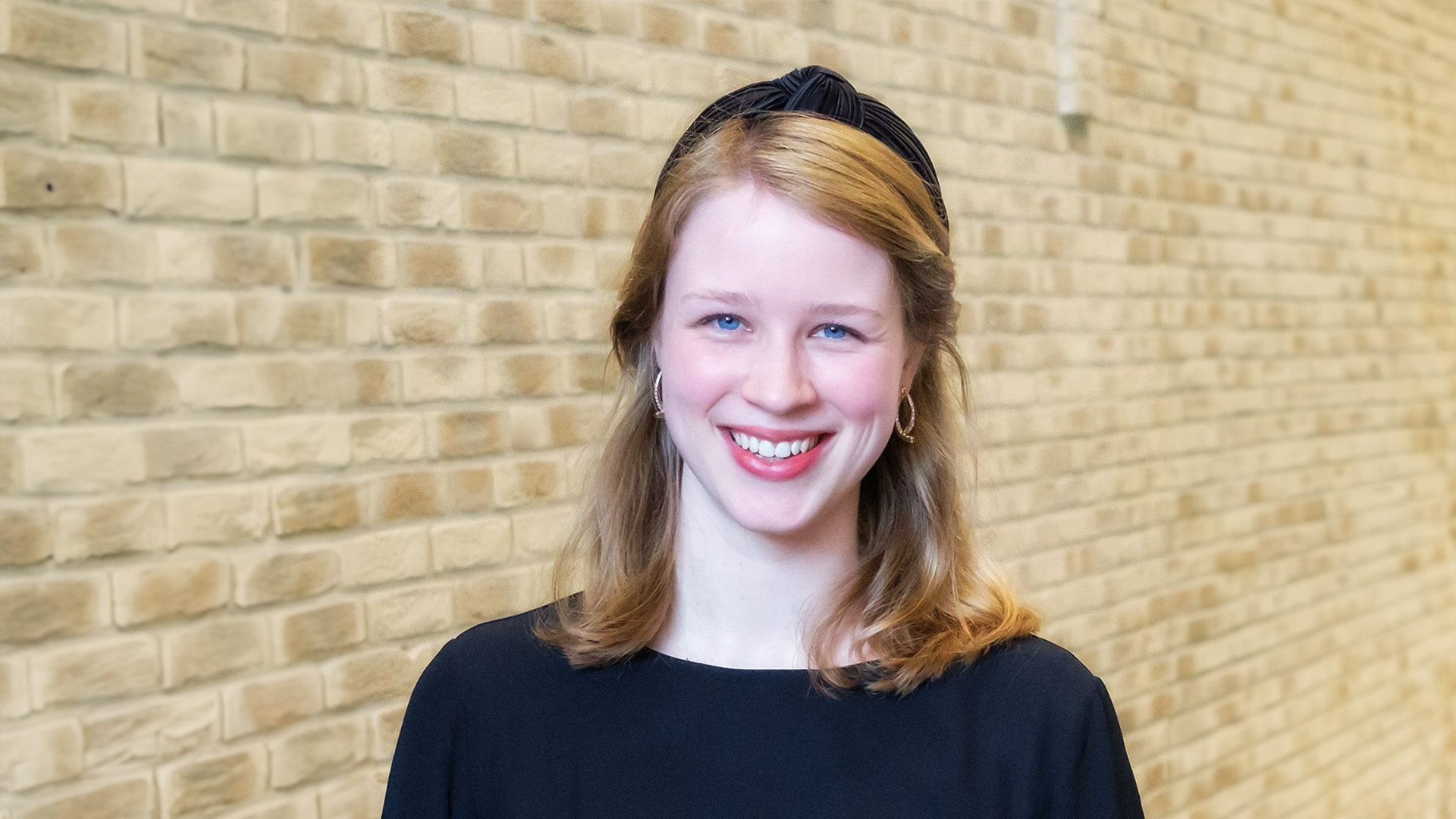 LOCHEM — Organist Gertine Hoefnagel speelt marktorgelconcert in Lochem