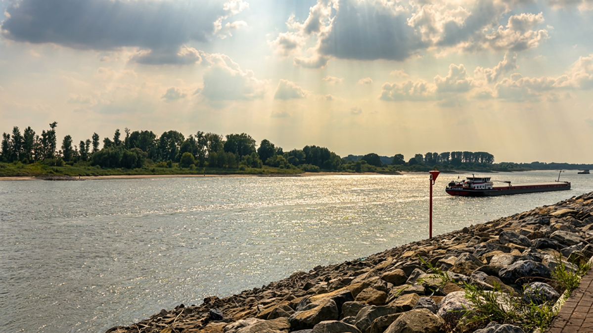 Rijn bij Lobith bereikt laagste waterafvoer ooit gemeten