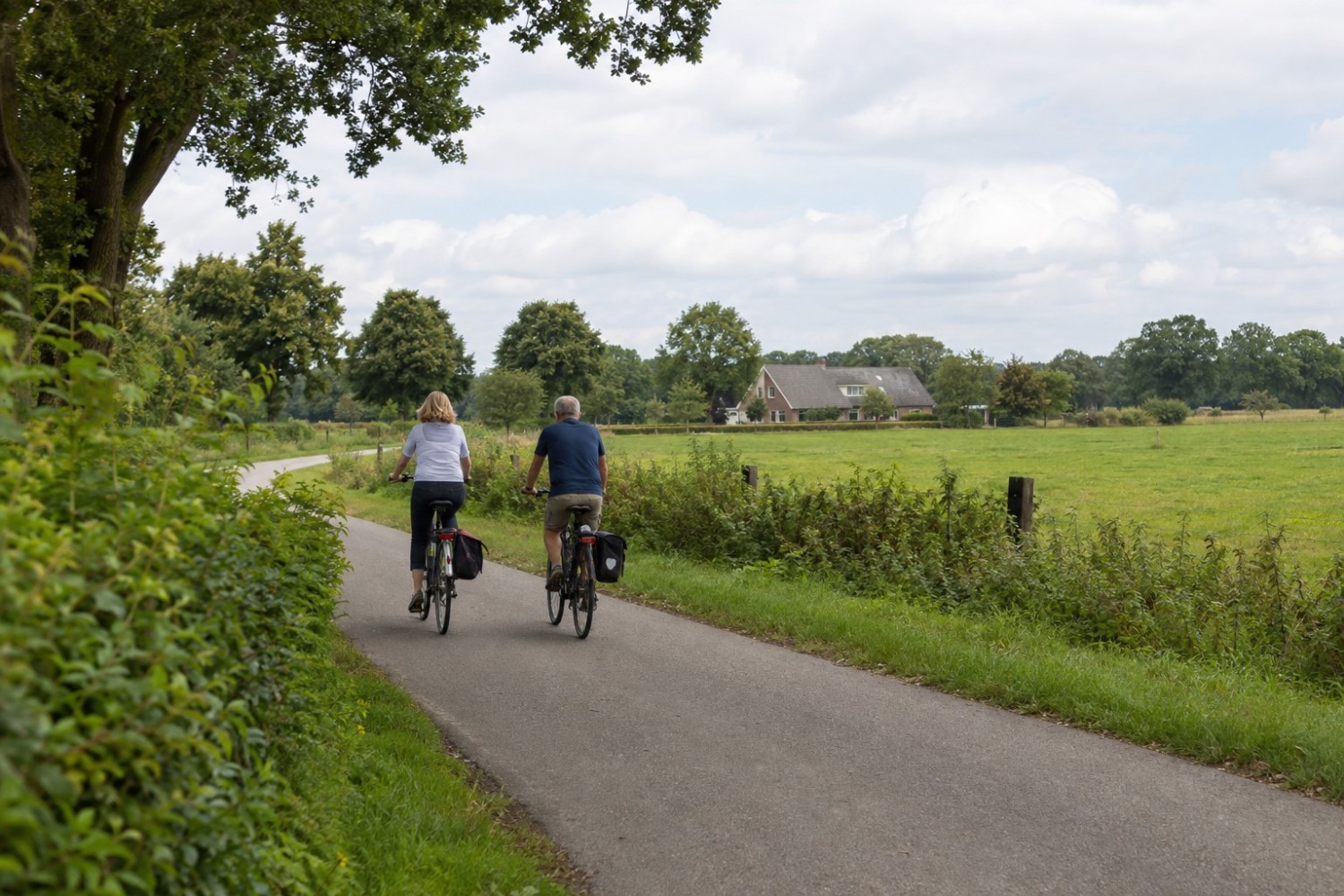 GROENLO — Nieuwe fietsroute van 42,5 kilometer verbindt Groenlo, Lichtenvoorde en Winterswijk
